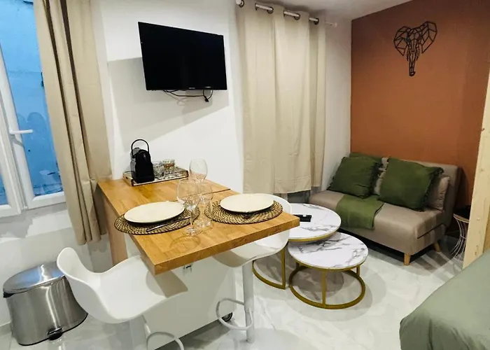 Le Charvet, Studio Cosy En Plein Coeur De Hyeres