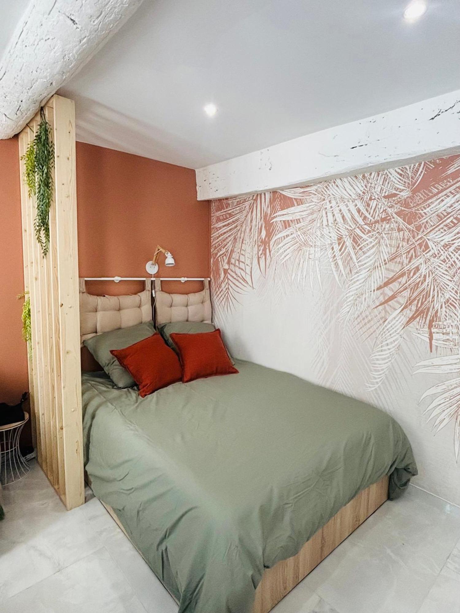 Apartment Le Charvet, Cosy En Plein Coeur De Hyeres